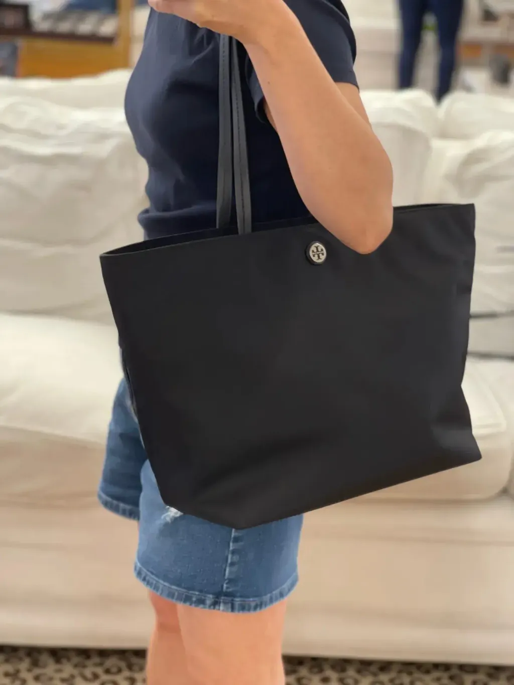 JuzBeauty_JuzBeautyMalaysia_JuzPretty_Authentic_Kbeauty_Malaysia_Skin_Care_Cosmetics_Jbeauty_Health_Care_korean_streetwear_US_Luxury_TORY BURCH 171477 Nylon Small Tote In Black 托特包4