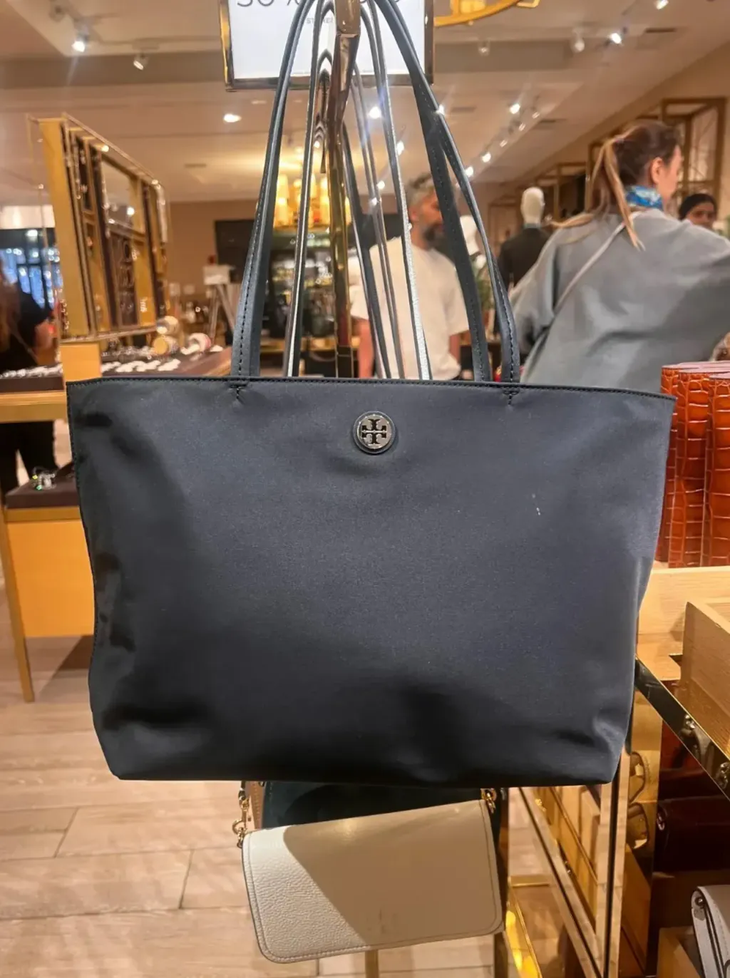 JuzBeauty_JuzBeautyMalaysia_JuzPretty_Authentic_Kbeauty_Malaysia_Skin_Care_Cosmetics_Jbeauty_Health_Care_korean_streetwear_US_Luxury_TORY BURCH 171477 Nylon Small Tote In Black 托特包5