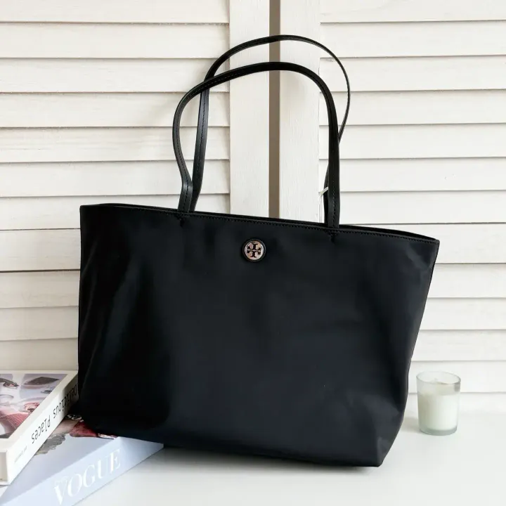JuzBeauty_JuzBeautyMalaysia_JuzPretty_Authentic_Kbeauty_Malaysia_Skin_Care_Cosmetics_Jbeauty_Health_Care_korean_streetwear_US_Luxury_TORY BURCH 171477 Nylon Small Tote In Black 托特包6