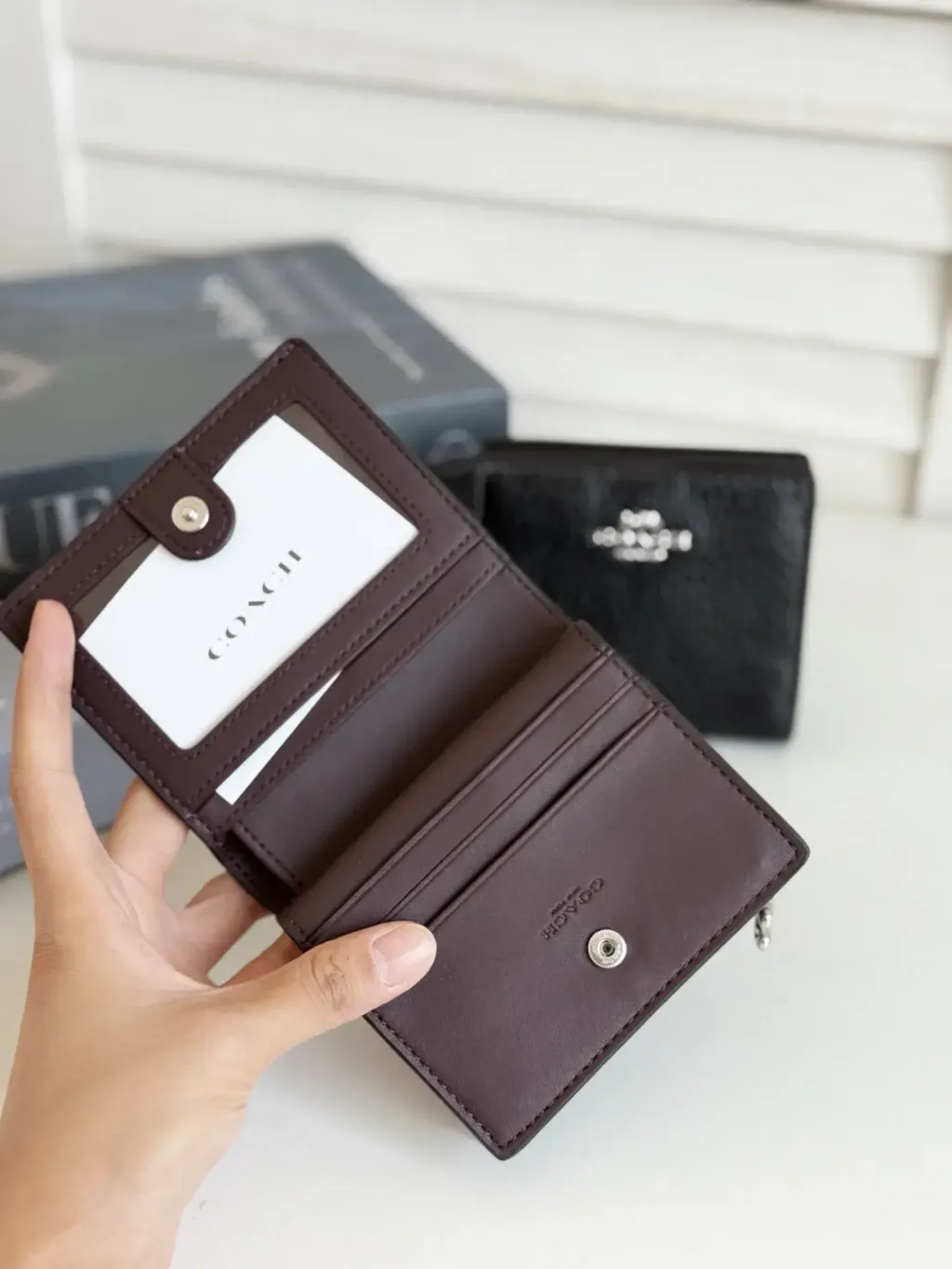 JuzBeauty_JuzBeautyMalaysia_JuzPretty_Authentic_Kbeauty_Malaysia_Skin_Care_Cosmetics_Jbeauty_Health_Care_korean_streetwear_US_Luxury_COACH CBO77 Snap Wallet Leather In Sv:Black 钱包3