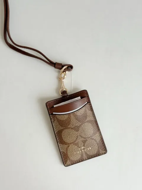 JuzBeauty_JuzBeautyMalaysia_JuzPretty_Authentic_Kbeauty_Malaysia_Skin_Care_Cosmetics_Jbeauty_Health_Care_korean_streetwear_US_Luxury_COACH CZ285 ID Lanyard In Signature Canvas Tan:Brown 吊牌3