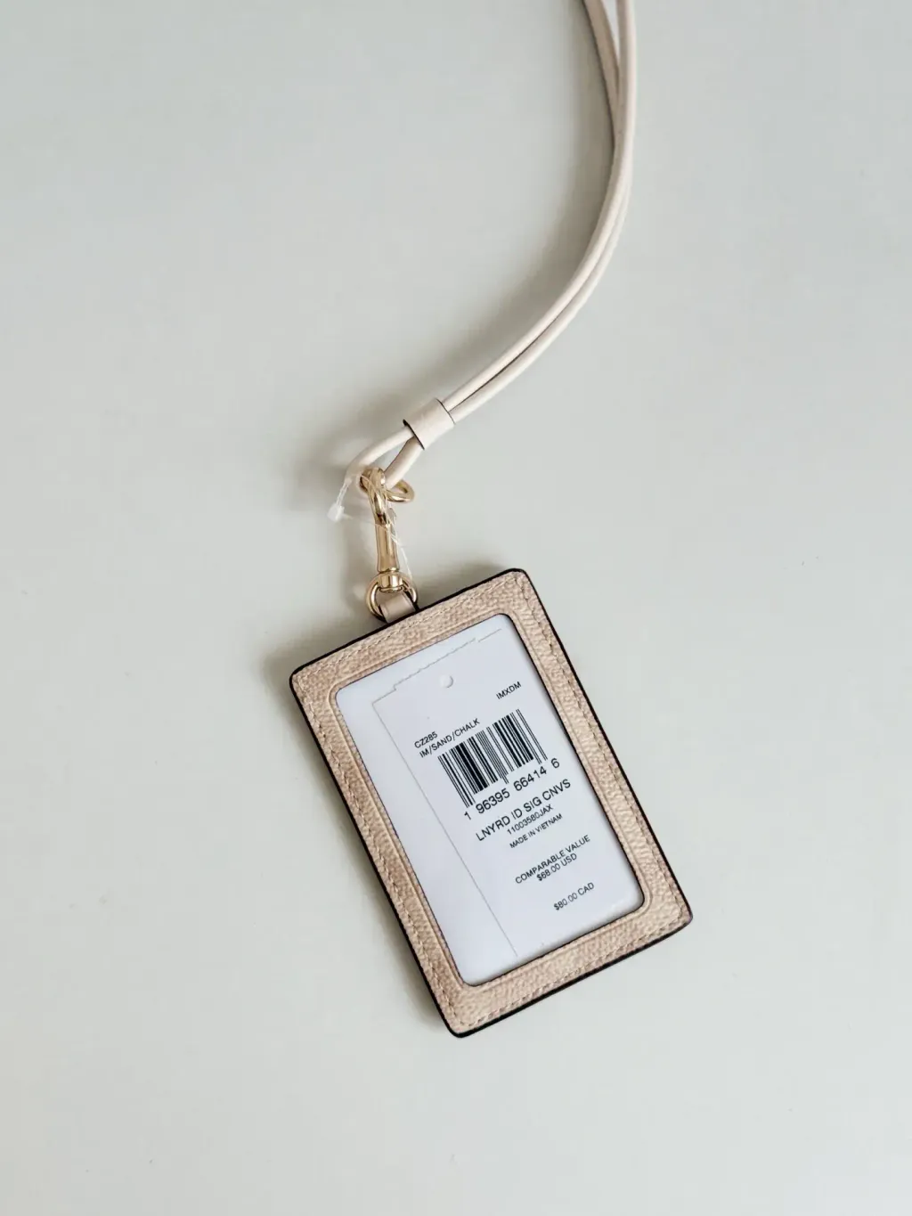 JuzBeauty_JuzBeautyMalaysia_JuzPretty_Authentic_Kbeauty_Malaysia_Skin_Care_Cosmetics_Jbeauty_Health_Care_korean_streetwear_US_Luxury_COACH CZ285 ID Lanyard In Signature Canvas Sand:Chalk 吊牌3