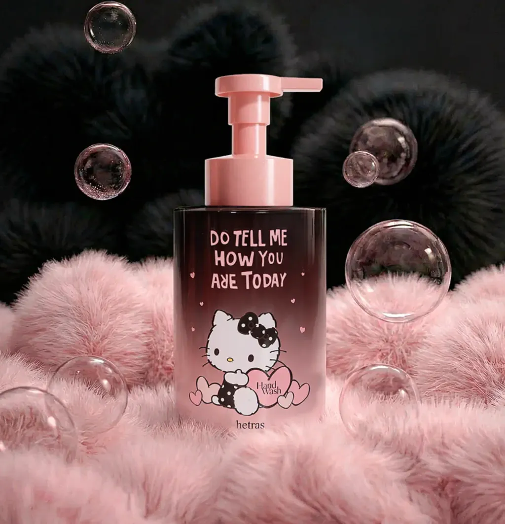 JuzBeauty_JuzBeautyMalaysia_JuzPretty_Authentic_Kbeauty_Malaysia_Skin_Care_Cosmetics_K-beauty_Health_Care_korean_streetwear_hetras. x HELLO KITTY Perfume Hand Wash 香氛洗手液3