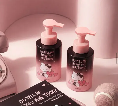 JuzBeauty_JuzBeautyMalaysia_JuzPretty_Authentic_Kbeauty_Malaysia_Skin_Care_Cosmetics_K-beauty_Health_Care_korean_streetwear_hetras. x HELLO KITTY Perfume Hand Wash 香氛洗手液7