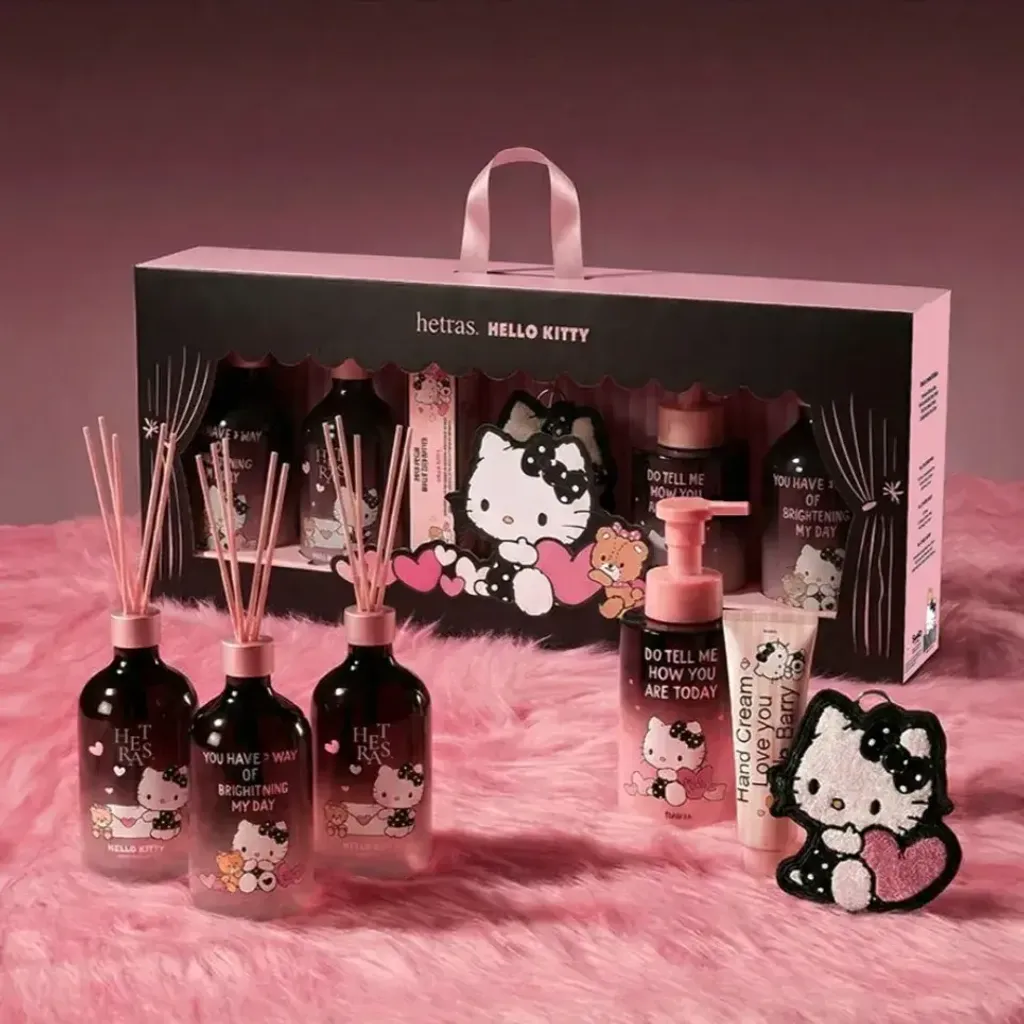 JuzBeauty_JuzBeautyMalaysia_JuzPretty_Authentic_Kbeauty_Malaysia_Skin_Care_Cosmetics_K-beauty_Health_Care_korean_streetwear_hetras. x Hello Kitty Black Limited Gift Set 限量礼盒5