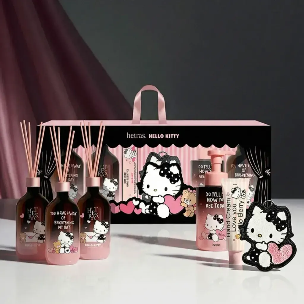 JuzBeauty_JuzBeautyMalaysia_JuzPretty_Authentic_Kbeauty_Malaysia_Skin_Care_Cosmetics_K-beauty_Health_Care_korean_streetwear_hetras. x Hello Kitty Black Limited Gift Set 限量礼盒8