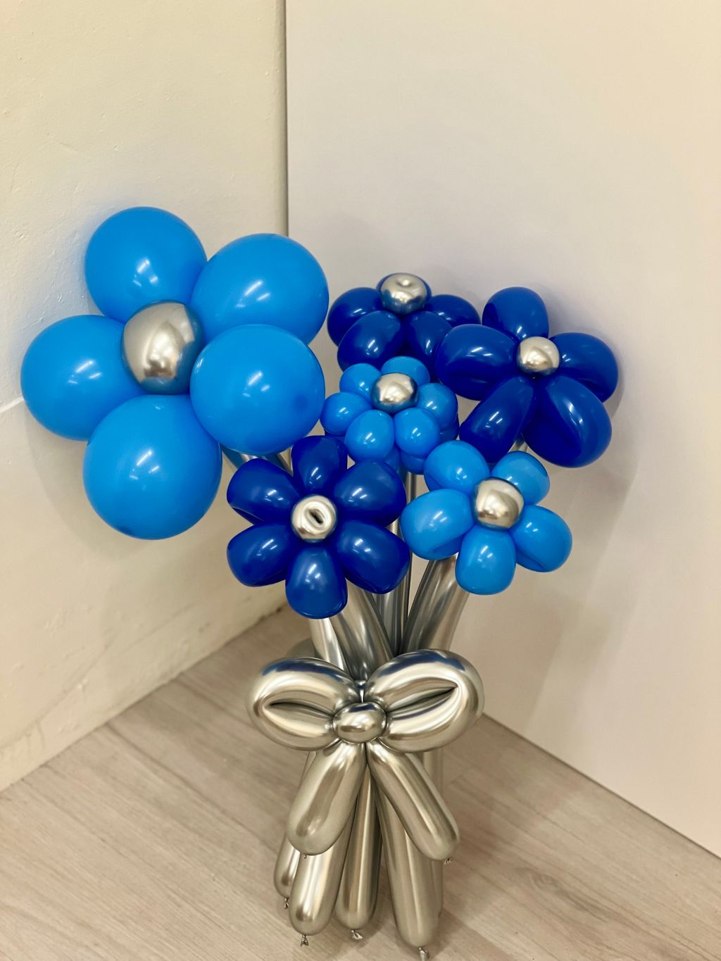 台北 客製化 藍銀個性造型生日 氣球花束