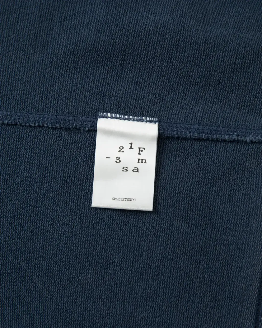 PreDyeCottonV-NeckLucasFrenchTerry_1080x1350150ppi_--11.jpg