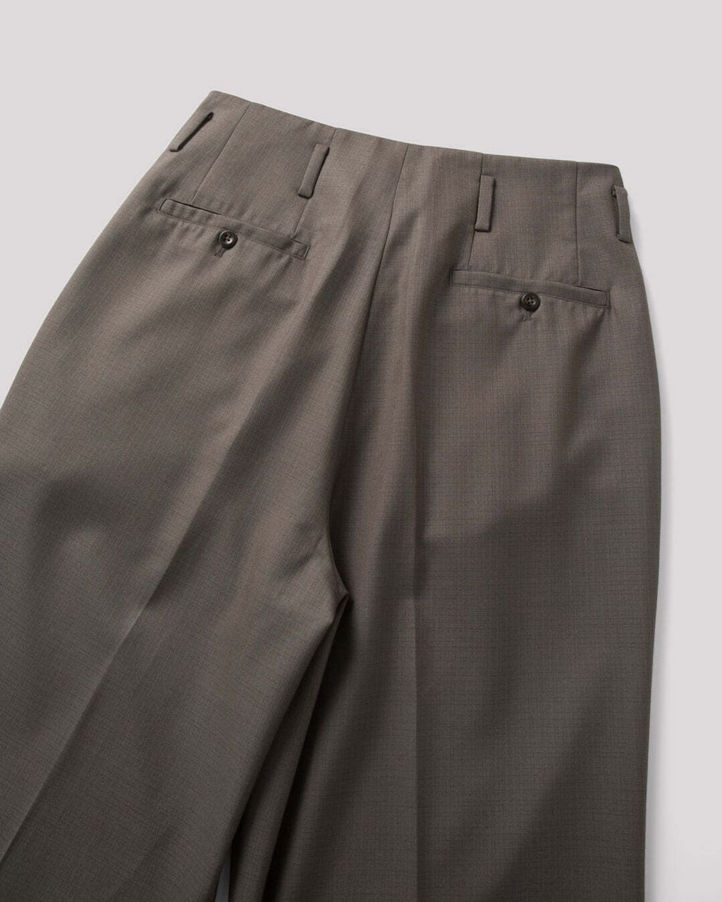 AiryTropicalWoolTouchTwo-TuckSlacks-Caramel_1080x1350150ppi_-10