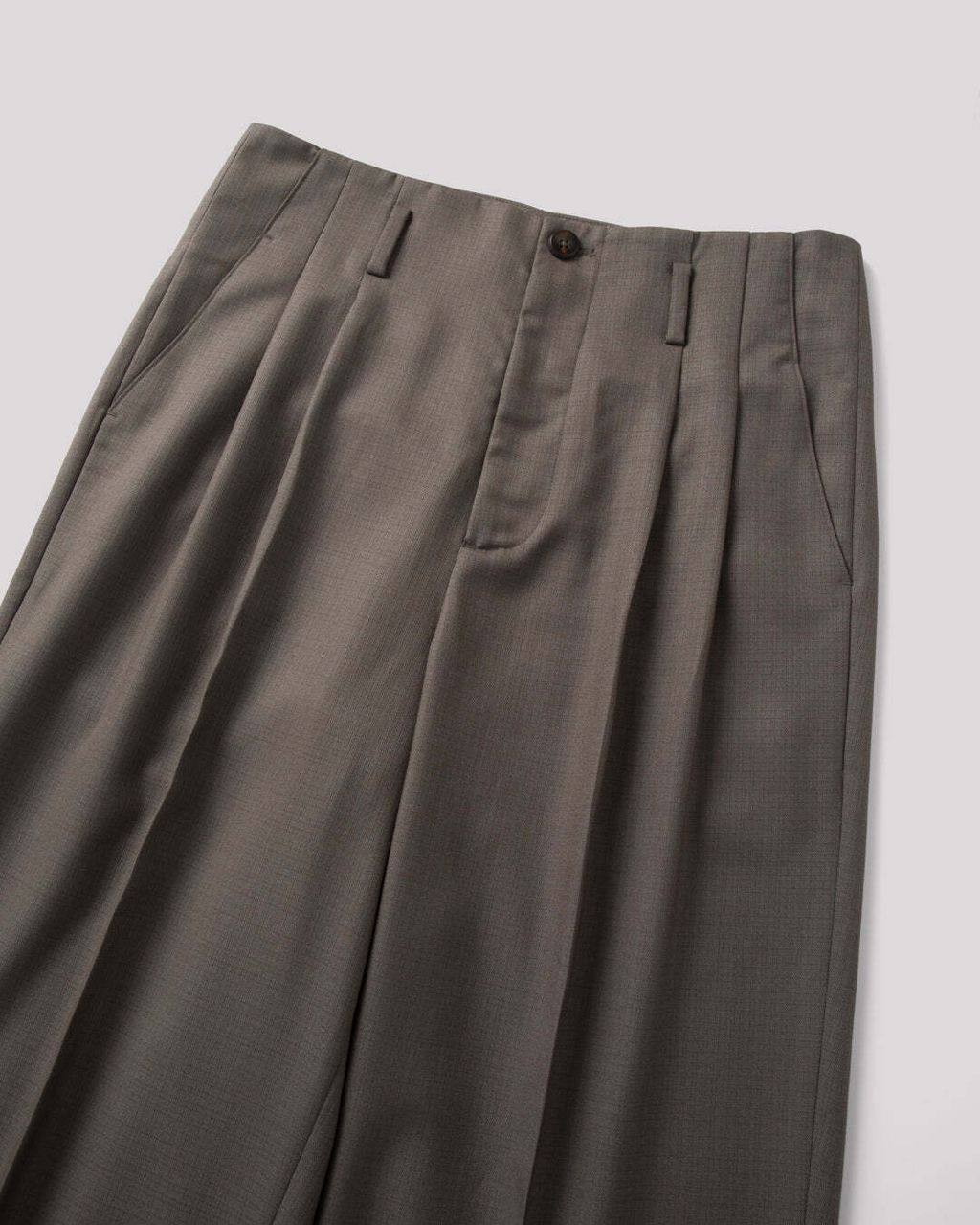 AiryTropicalWoolTouchTwo-TuckSlacks-Caramel_1080x1350150ppi_-3