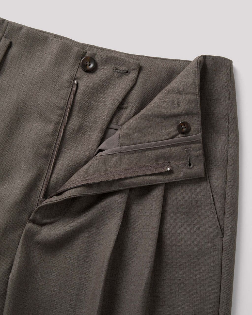 AiryTropicalWoolTouchTwo-TuckSlacks-Caramel_1080x1350150ppi_-6