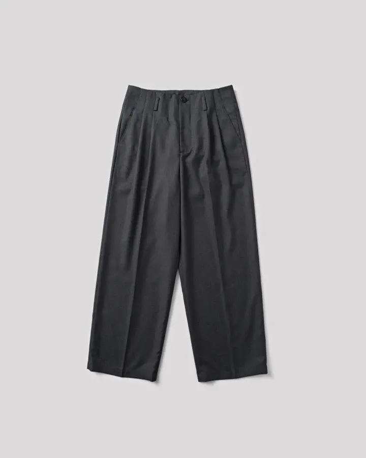 AiryTropicalWoolTouchTwo-TuckSlacks-Charcoal_1080x1350150ppi_-1.jpg