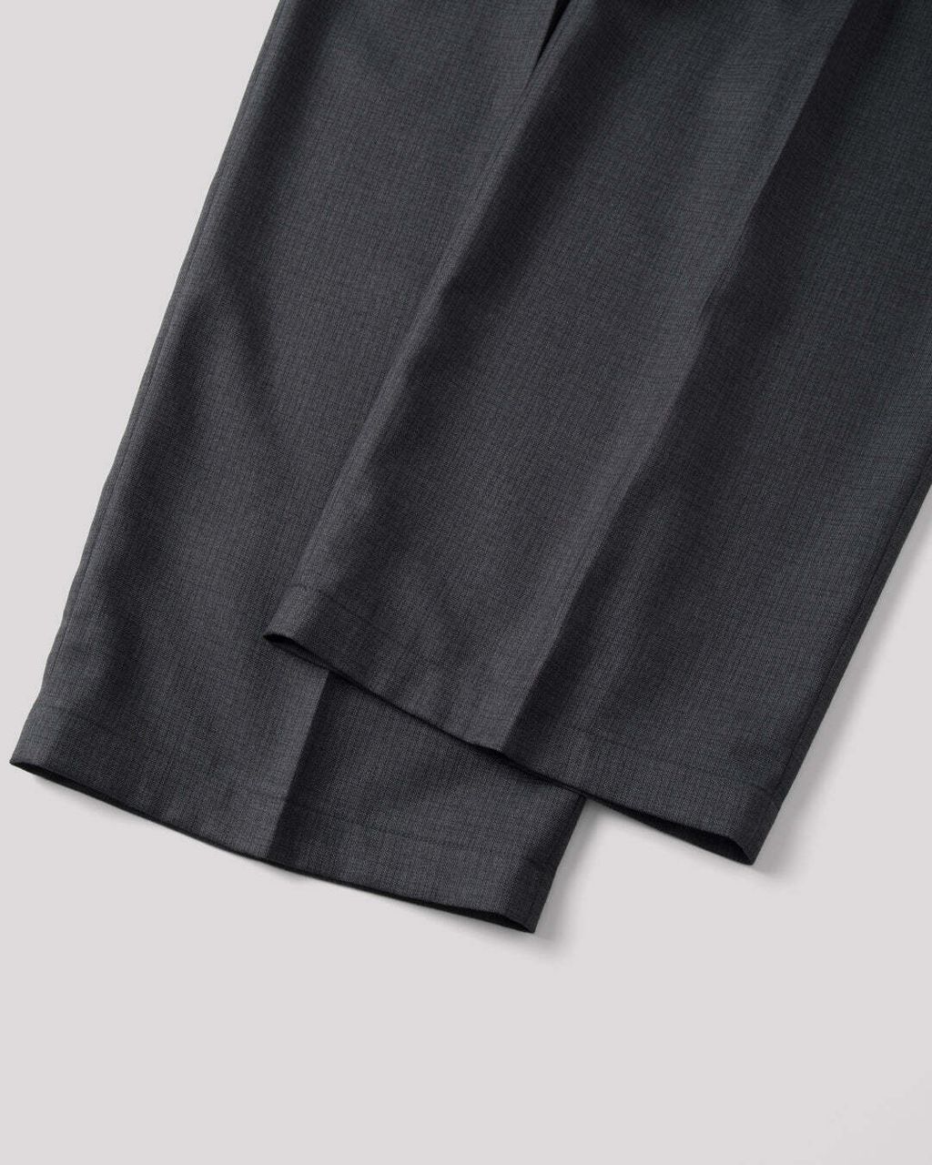 AiryTropicalWoolTouchTwo-TuckSlacks-Charcoal_1080x1350150ppi_-10