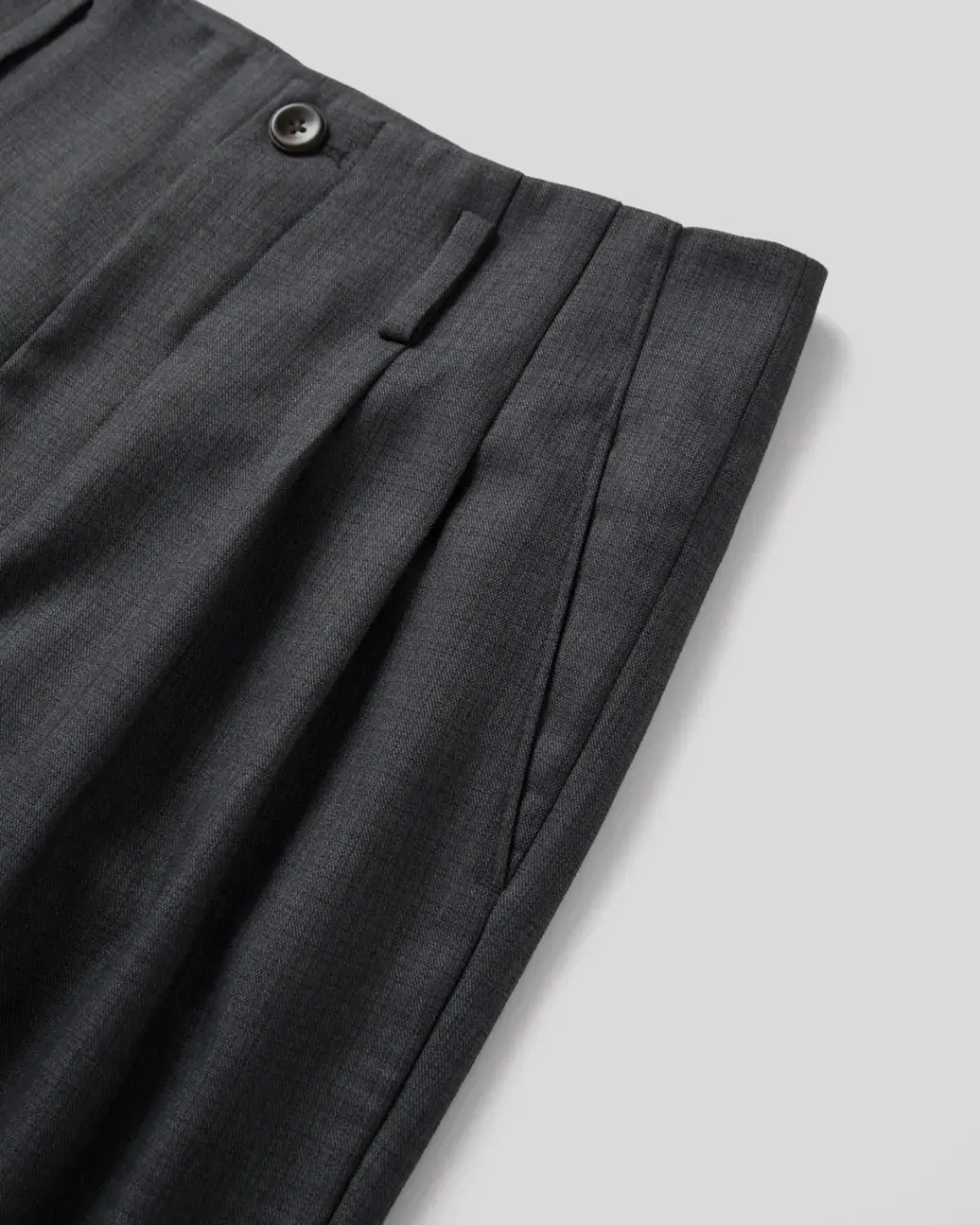 AiryTropicalWoolTouchTwo-TuckSlacks-Charcoal_1080x1350150ppi_-4.jpg