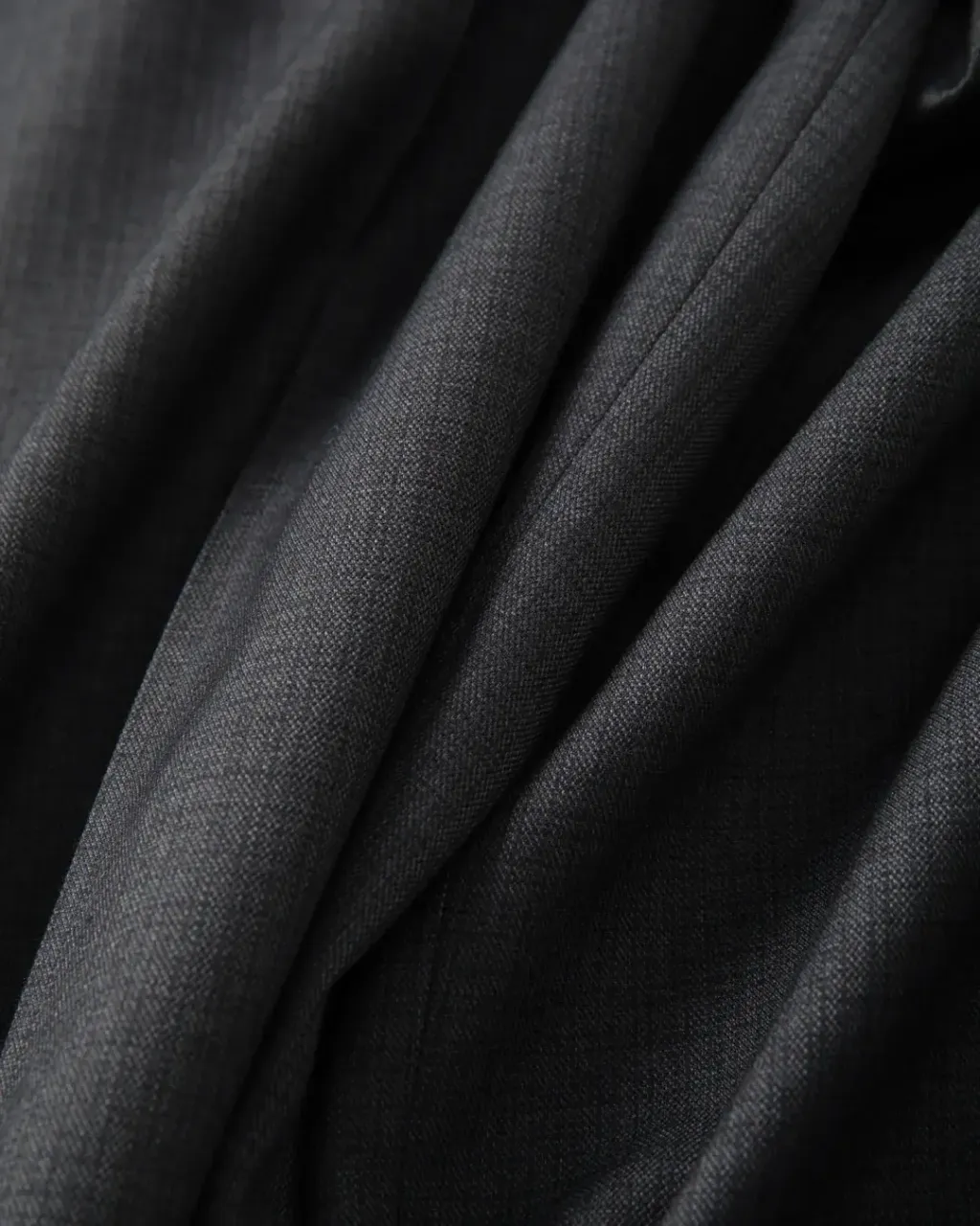AiryTropicalWoolTouchTwo-TuckSlacks-Charcoal_1080x1350150ppi_-14.jpg