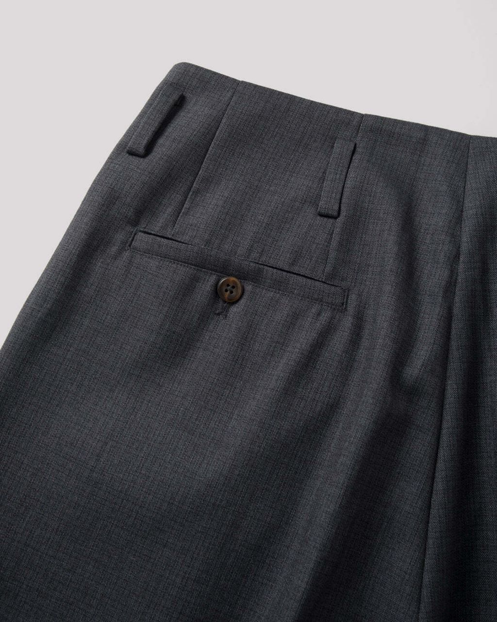 AiryTropicalWoolTouchTwo-TuckSlacks-Charcoal_1080x1350150ppi_-12
