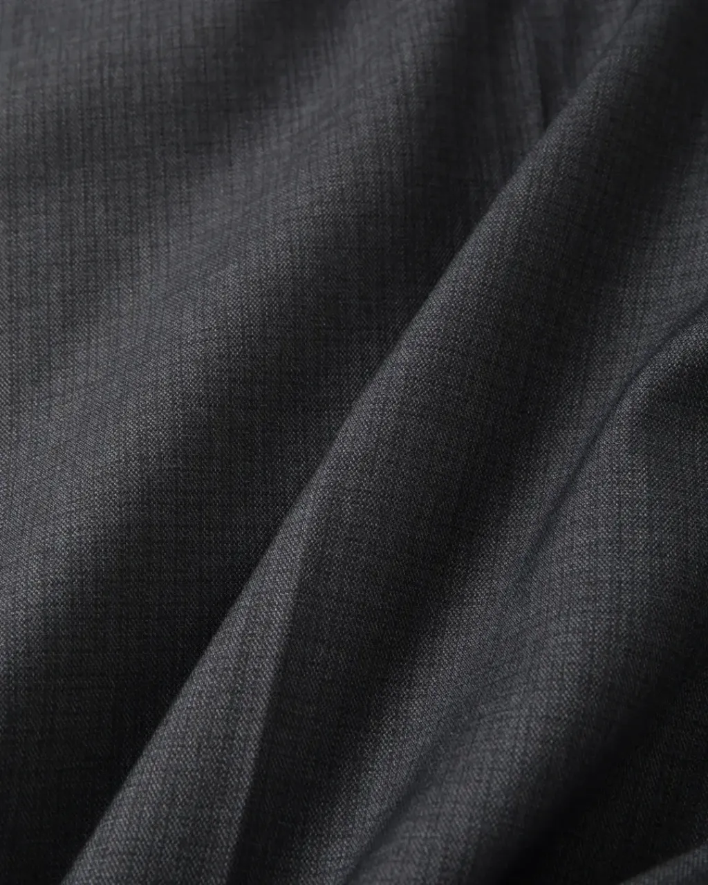 AiryTropicalWoolTouchTwo-TuckSlacks-Charcoal_1080x1350150ppi_-13.jpg