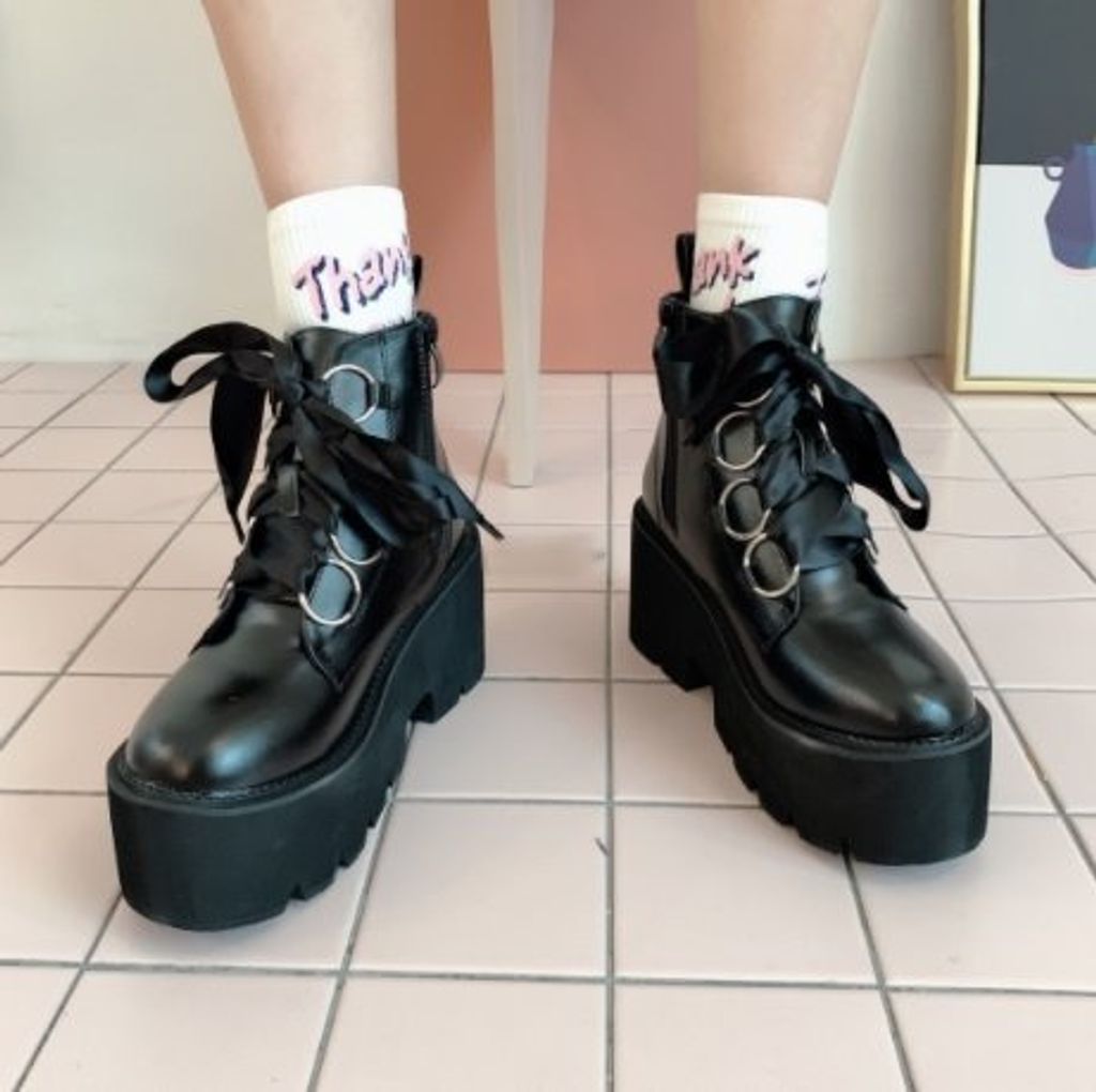 黑店 甜美龐克緞帶馬丁靴暗黑個性厚底靴英倫風少女心短靴個性厚底馬丁靴個性穿搭暗黑系穿搭sh146 黑店blackshop 黑店 甜美龐克緞帶馬丁靴暗黑個性厚底靴英倫風少女心短靴個性厚底馬丁靴個性穿搭暗黑系穿搭sh146 黑店blackshop