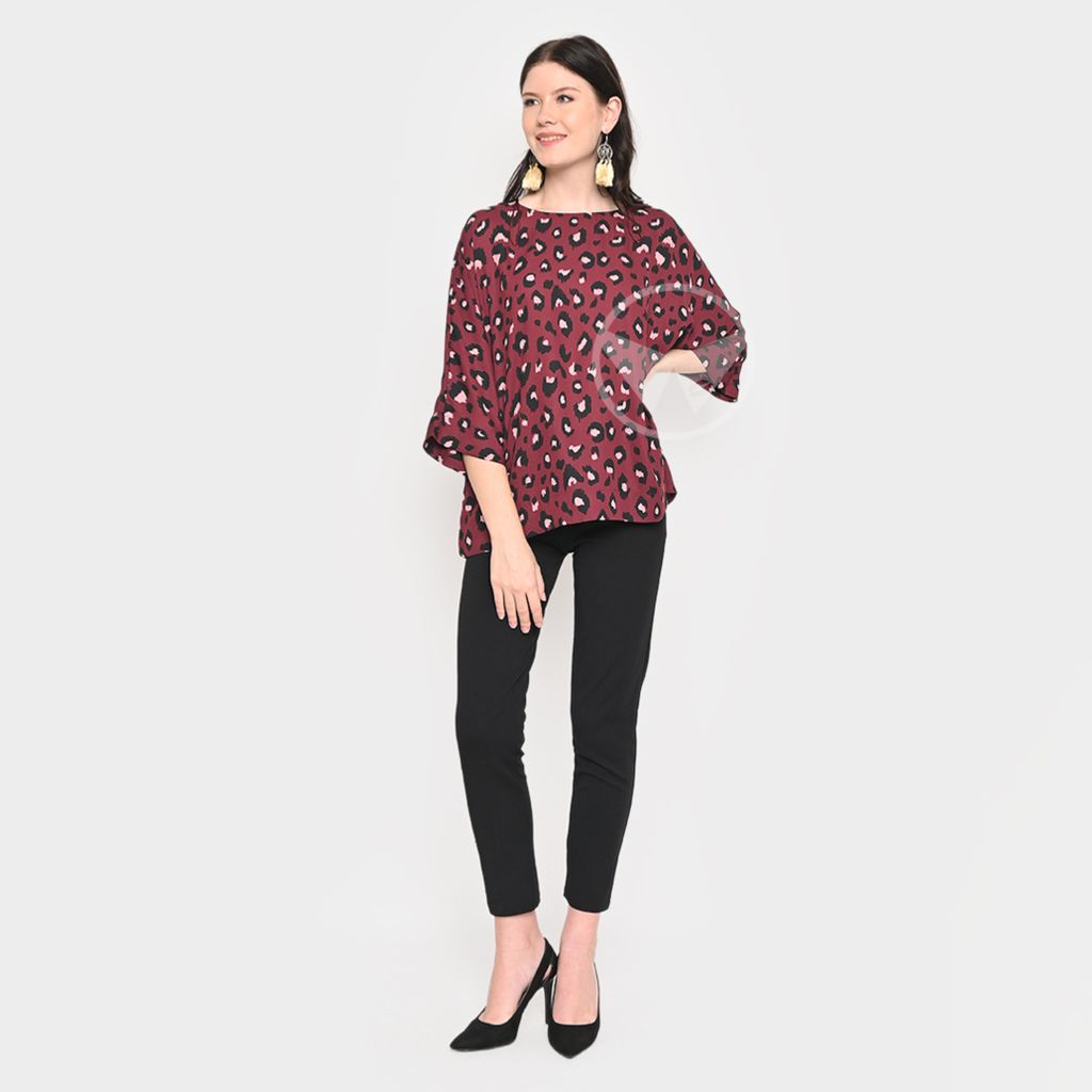 AWM04-Molly-Maroon