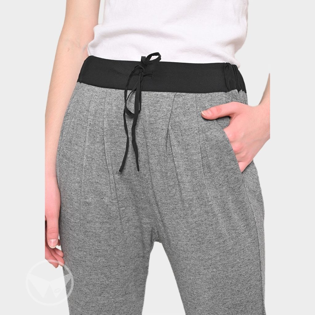 DWM169-Naomi-Grey