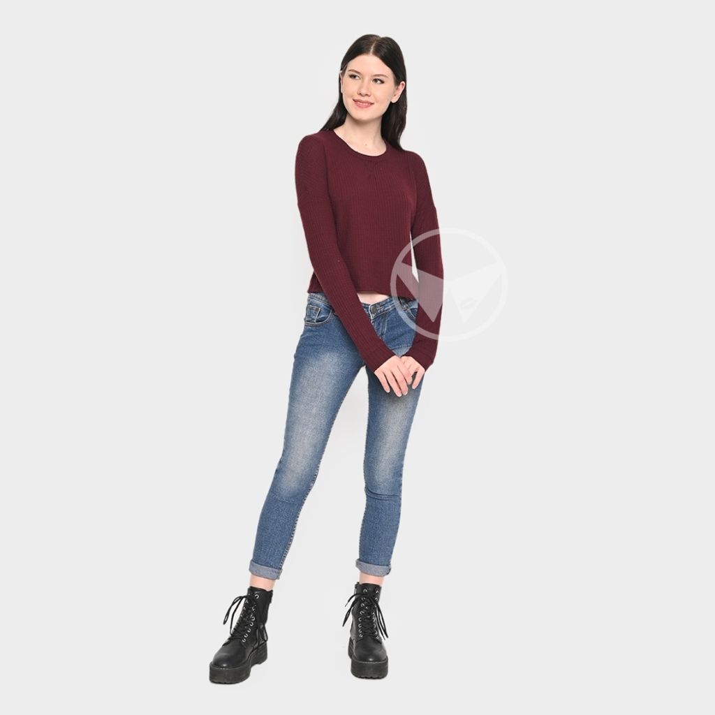 AWM532-Cassandra-Maroon