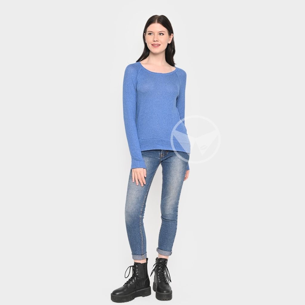 AWM547-Leila-Blue