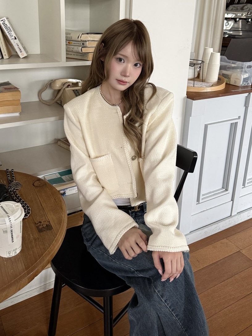 BCEB77F5-C1C8-4CF2-BF70-DCD61A614691