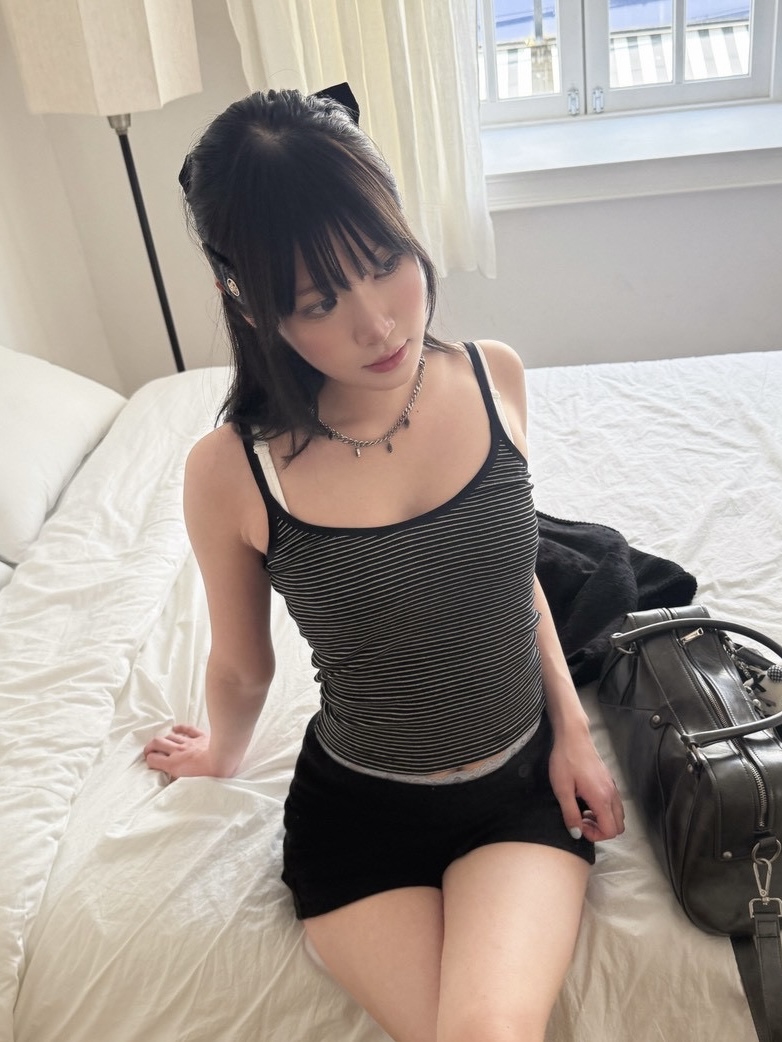 ED09E175-6C79-4F9D-A93C-2F99FB898649