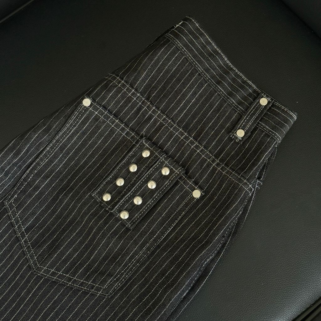 LINE_ALBUM_條紋鉚釘褲_260629_1