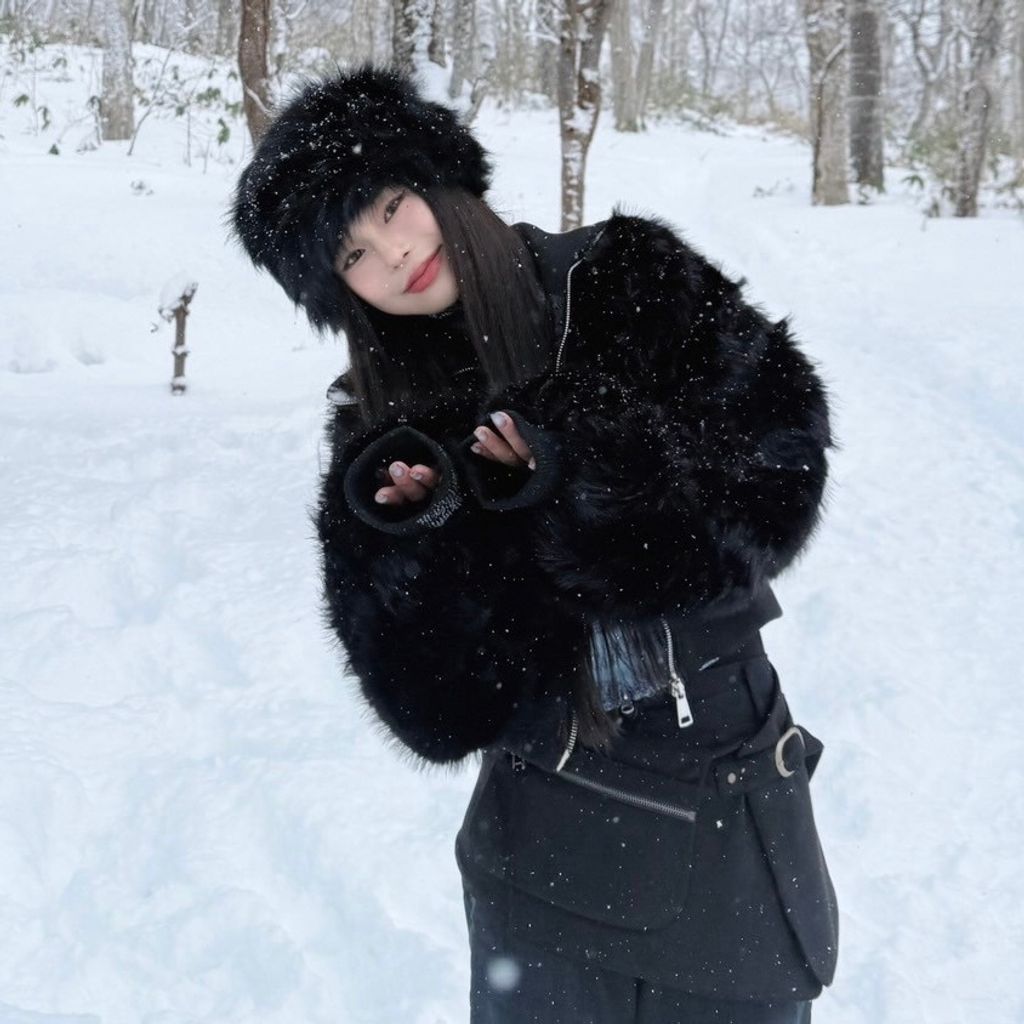 LINE_ALBUM_毛毛外套_250105_3 3