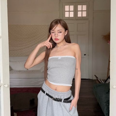 LINE_ALBUM_蝴蝶結平口上衣_250504_1 2