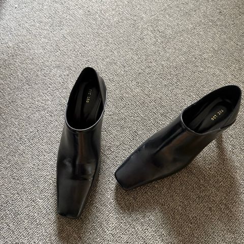 LINE_ALBUM_方頭套靴_251214_1 2