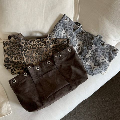 LINE_ALBUM_豹紋包_251214_1