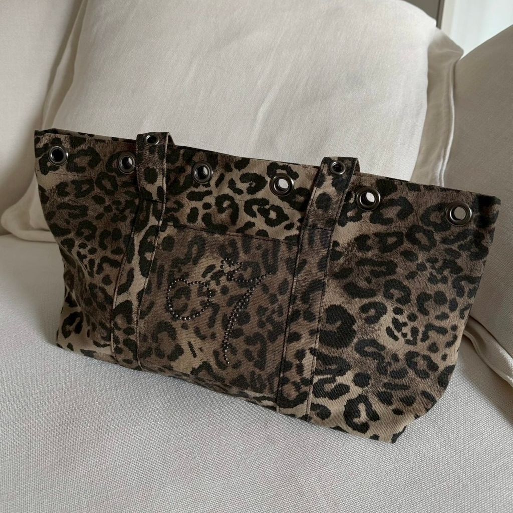 LINE_ALBUM_豹紋包_251214_3