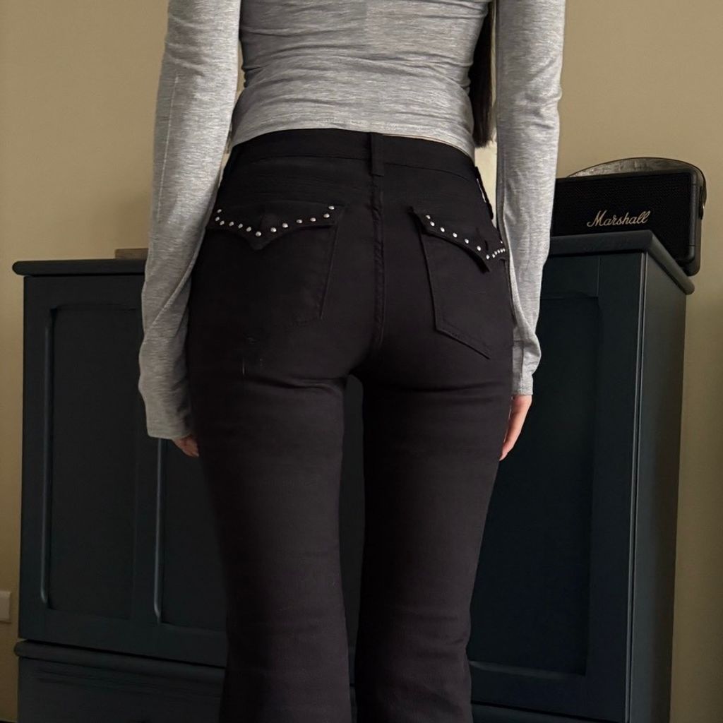 LINE_ALBUM_鉚釘牛仔褲_251214_1