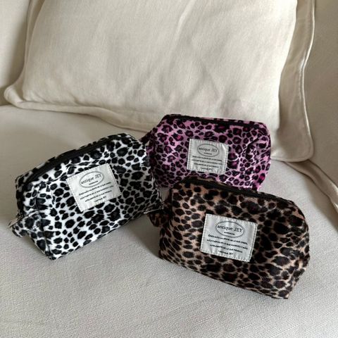 LINE_ALBUM_化妝包耳機包_251214_4 2