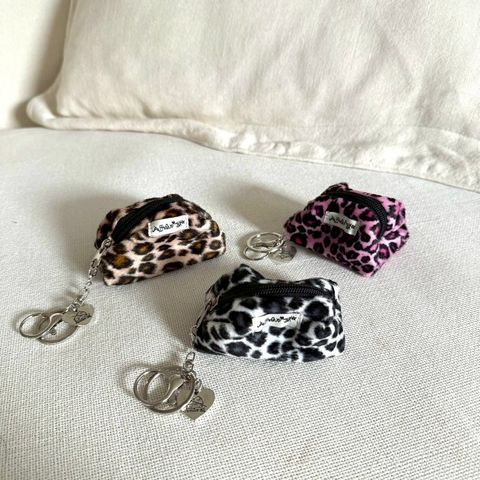 LINE_ALBUM_化妝包耳機包_251214_3 2