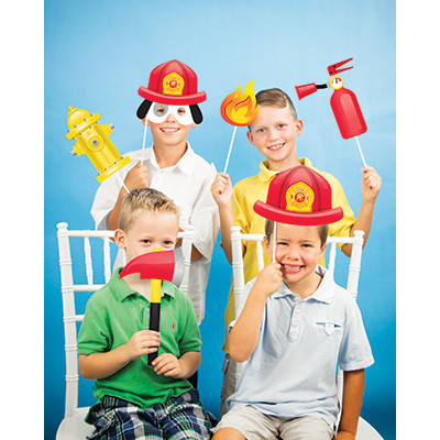 Flaming_Fire_Truck_Photo_Booth_Props_in_Use__07196
