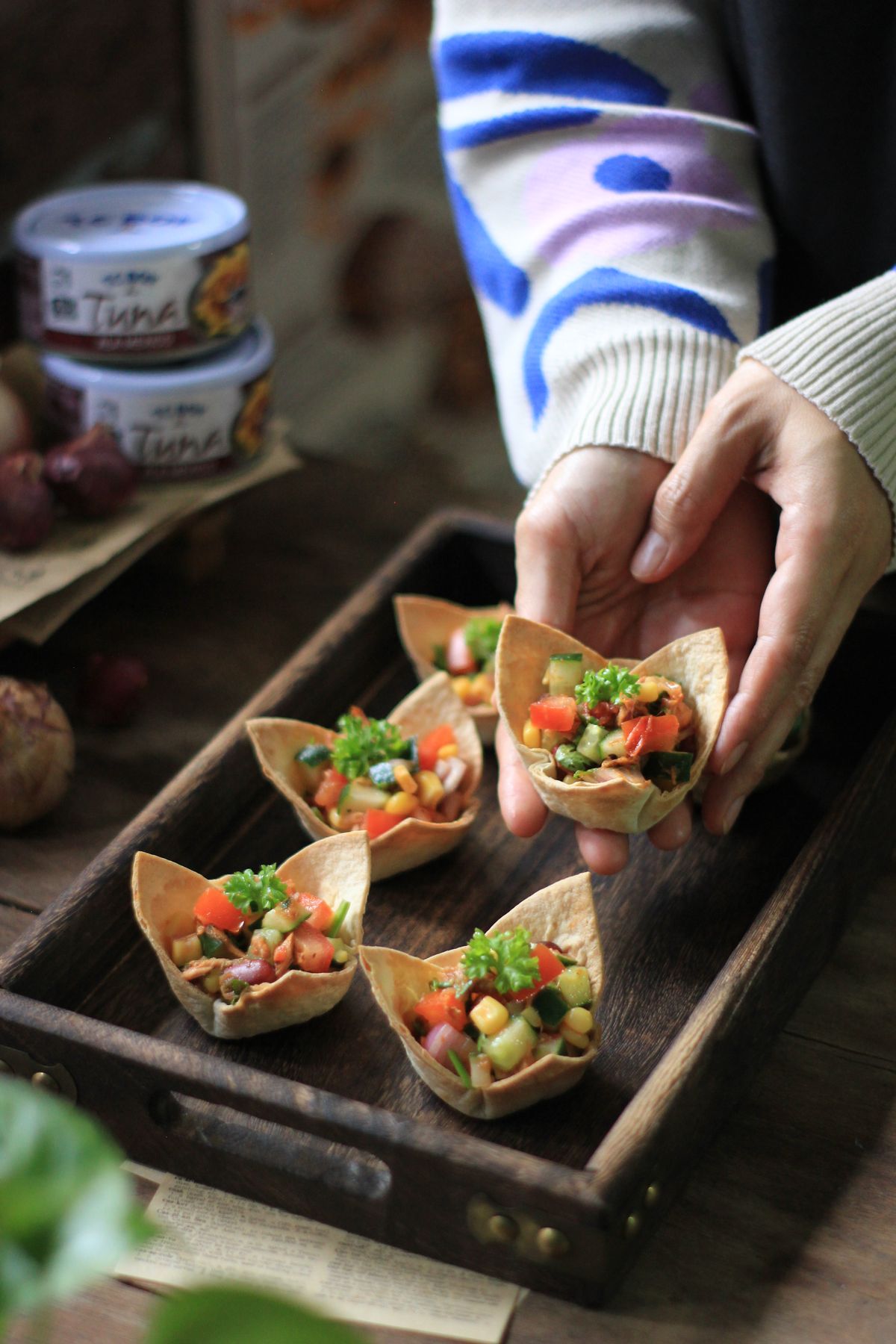 Crispy Taco Cup With Tuna