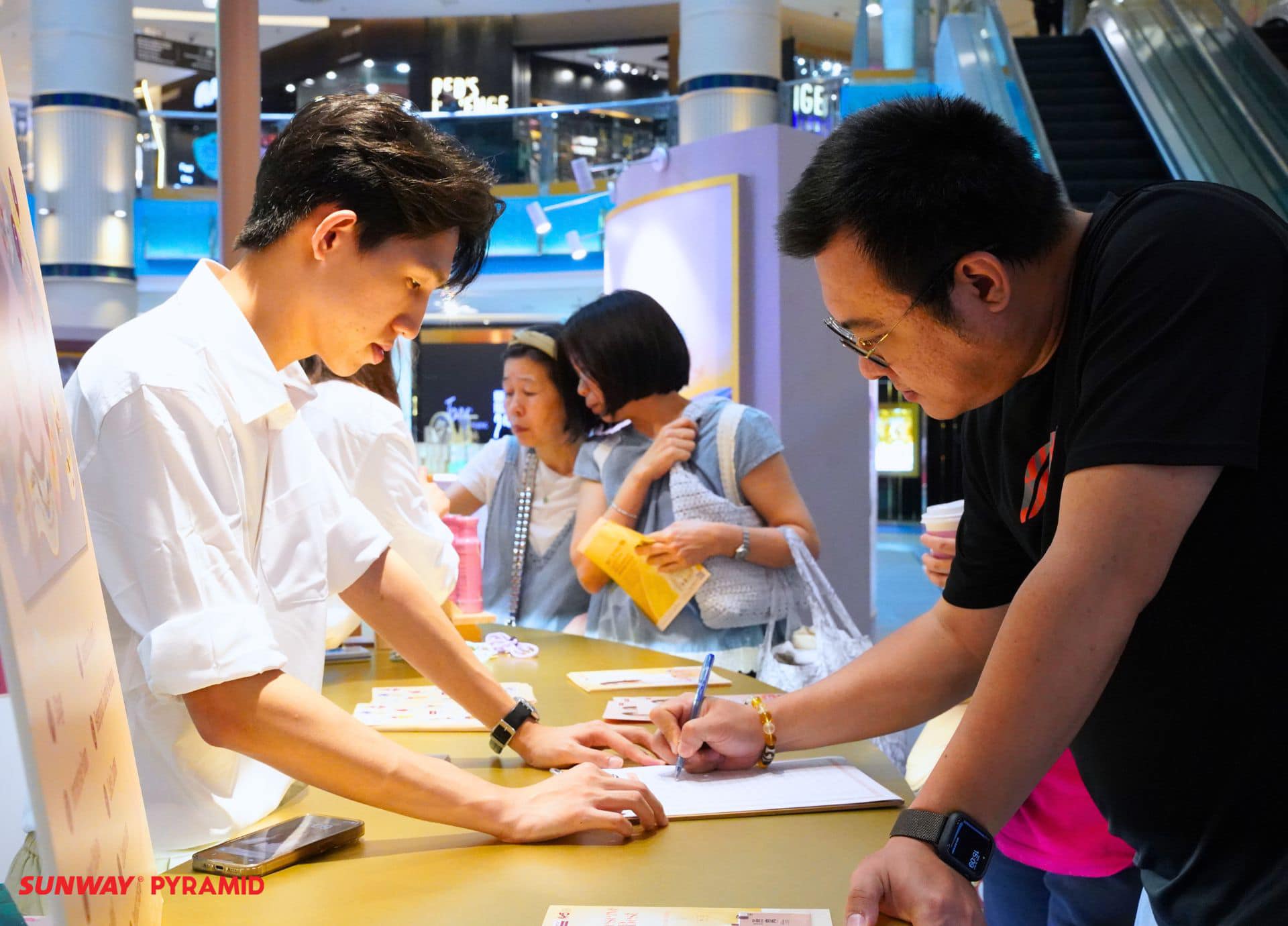Eu-Yan-Sang-phone-strap-corporate-gift-Malaysia
