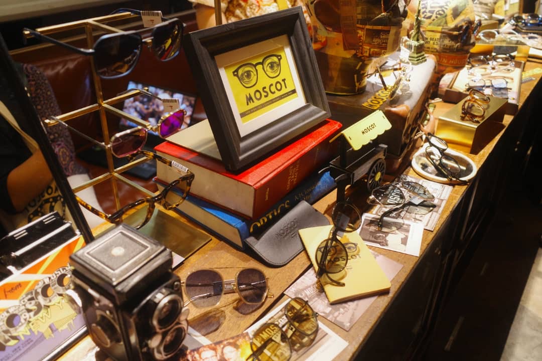 customise corporate gift malaysia singapore