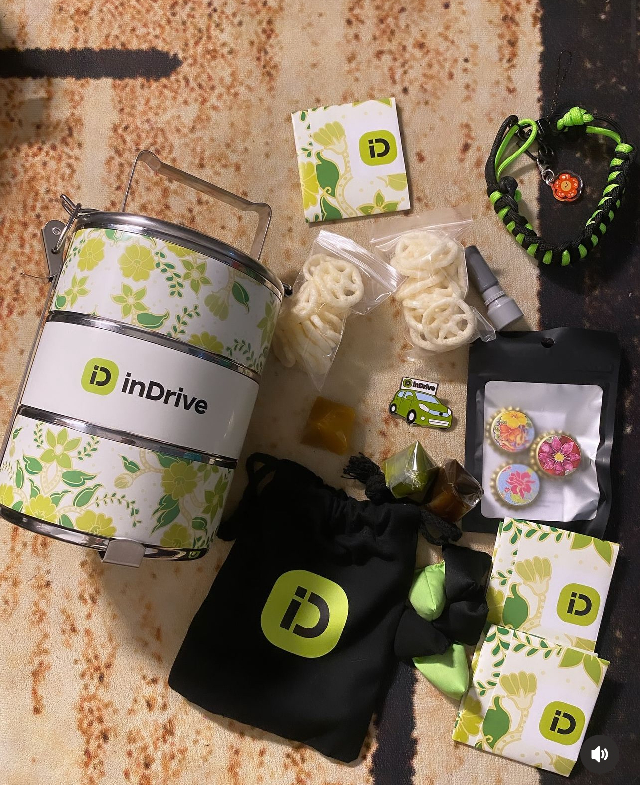 indrive-custom-phone-wrist-strap-lime-green-black.jpg