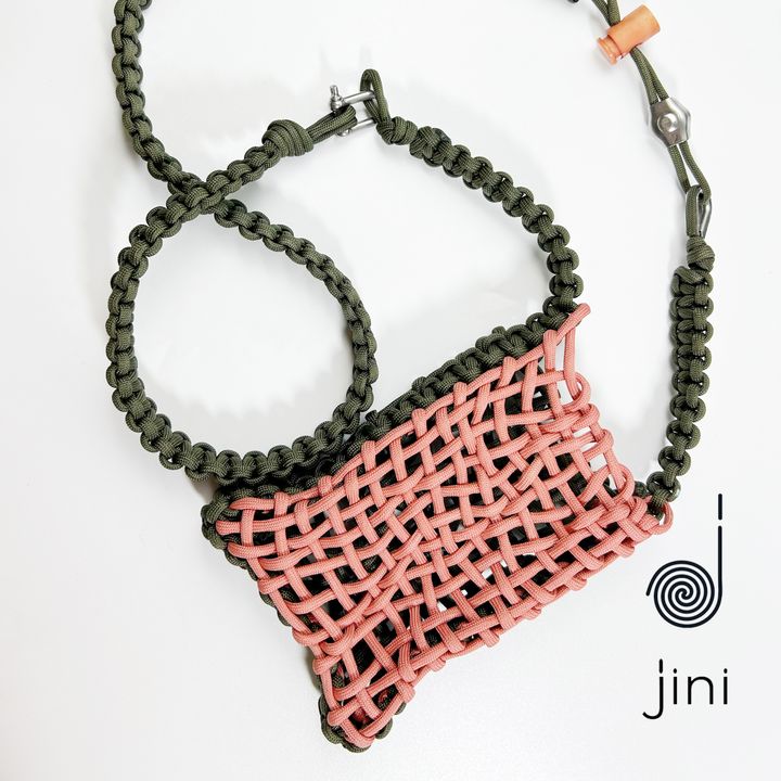 pouch1