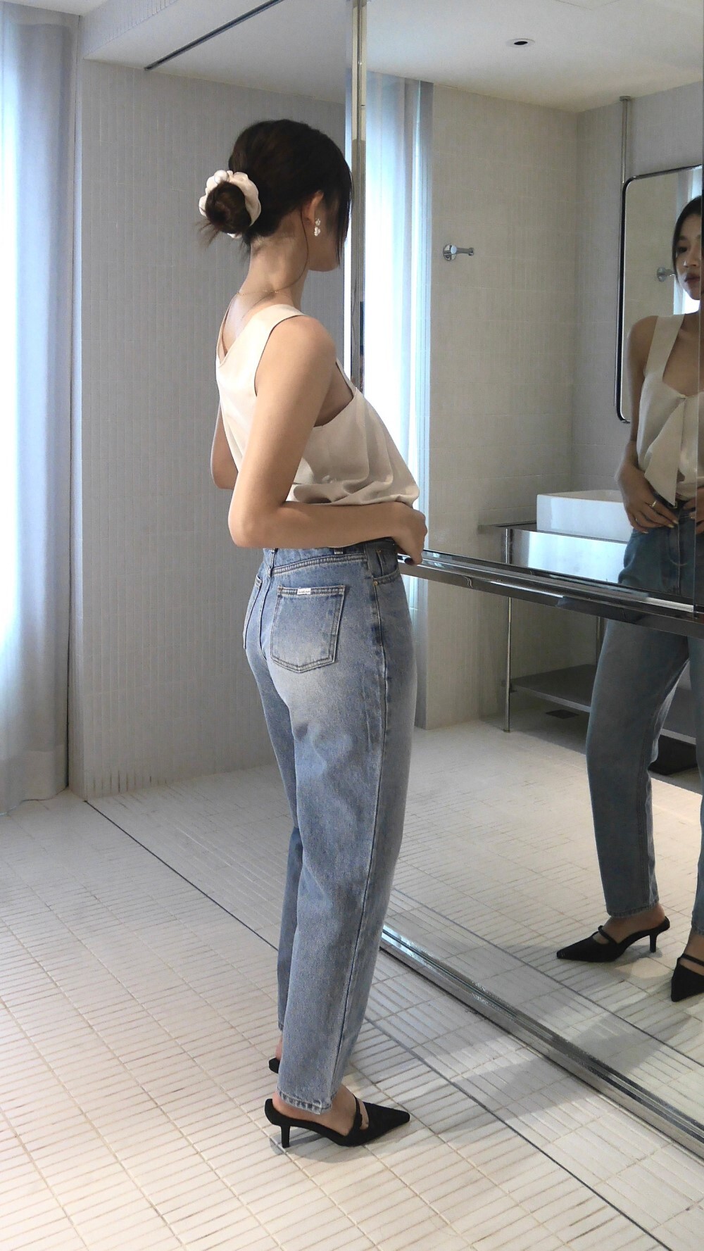 LINE_ALBUM_202399_230910_434