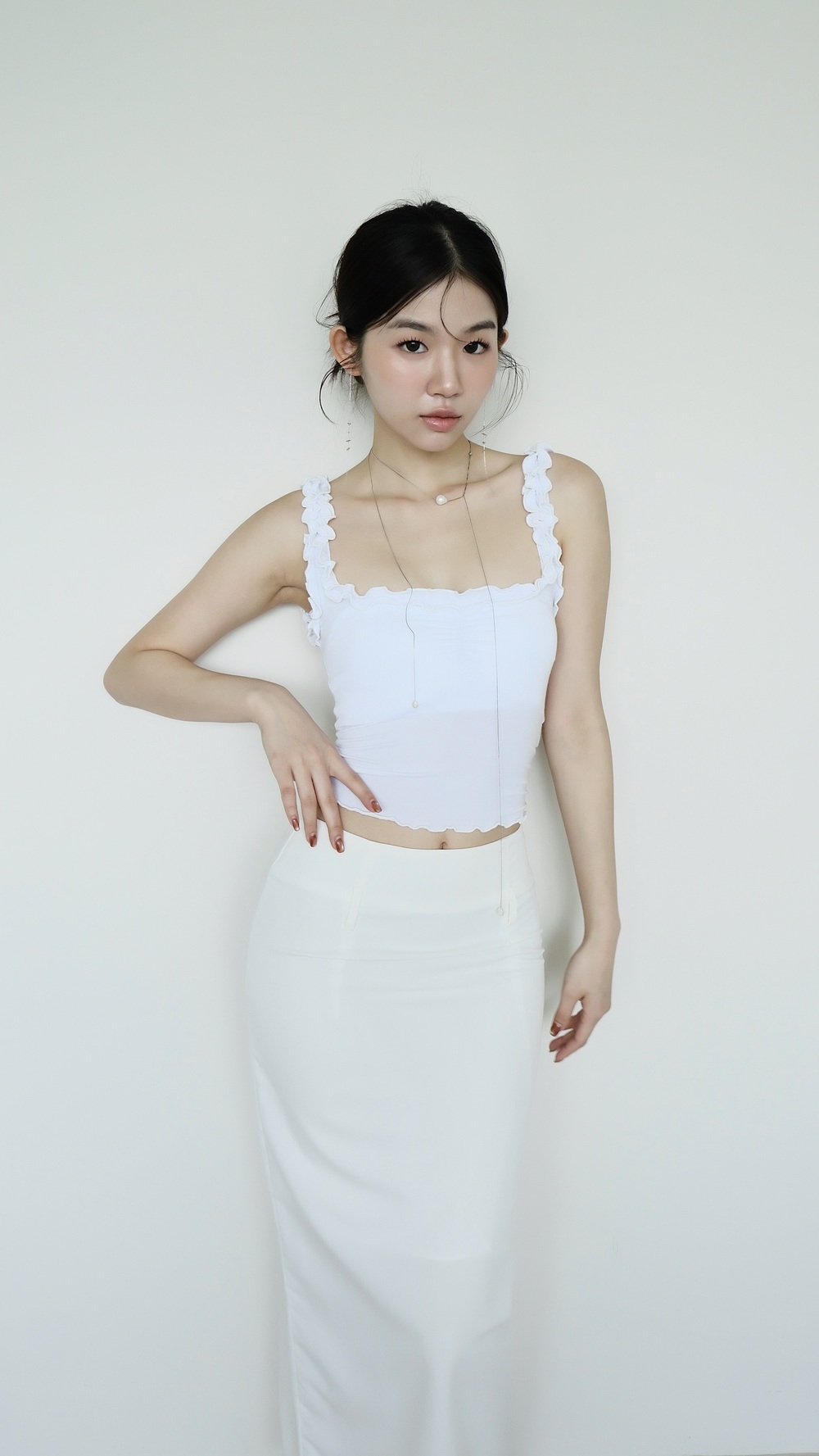 Facetune_12-06-2025-17-40-24