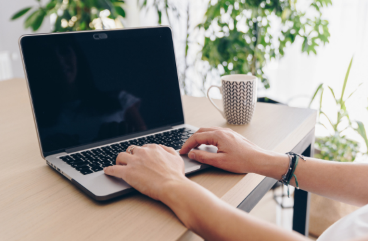 Top 10 Best Desks And Tables For Working From Home In 2021 Edition