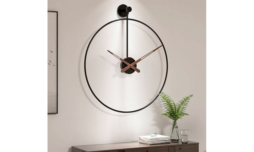 Colonial Style Metal Ring Wall Clock in Black