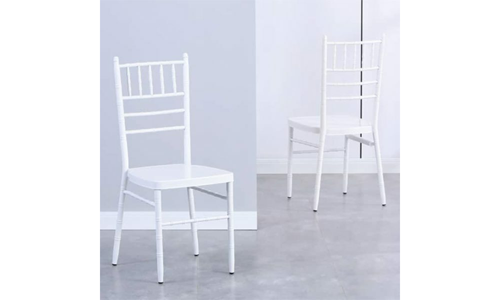 Modern English Style Plastic Dining Chair in White