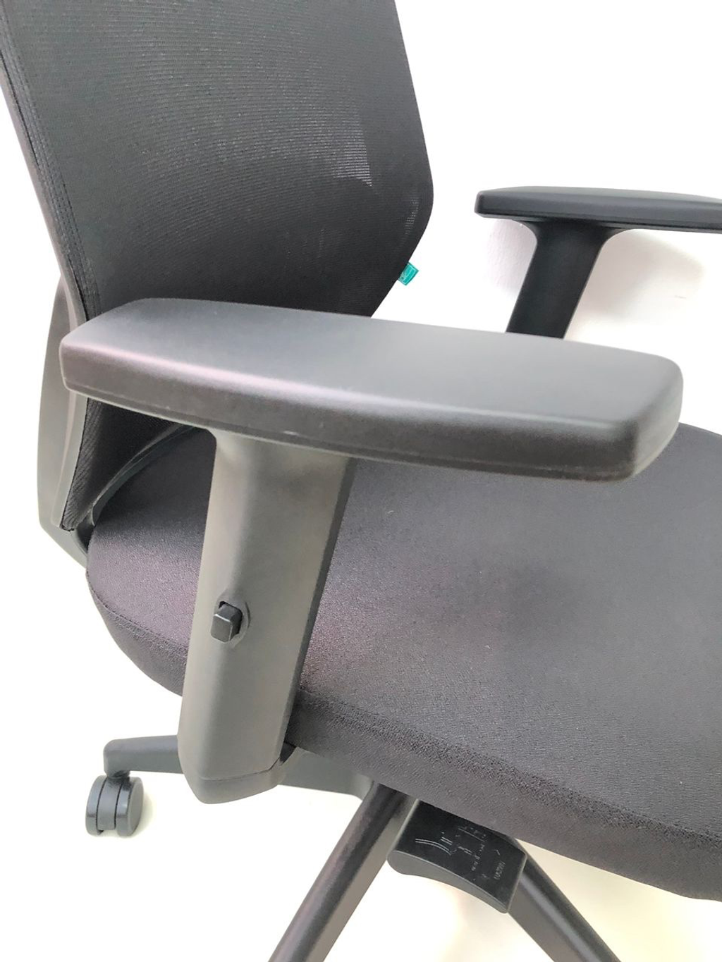 adjustable armrest1