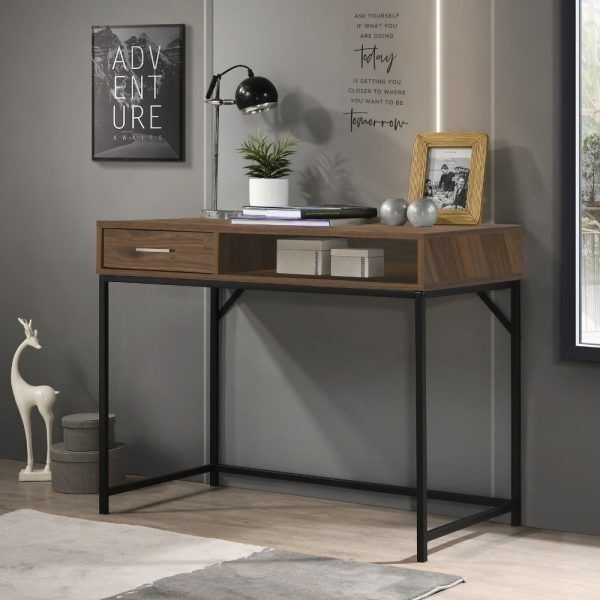 NOVA-desk-2-600x600